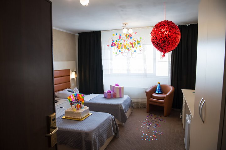 Room 18 of 80