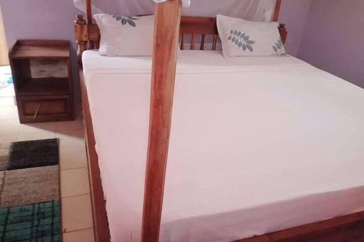 Room 3 of 32