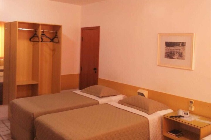 Room 5 of 28