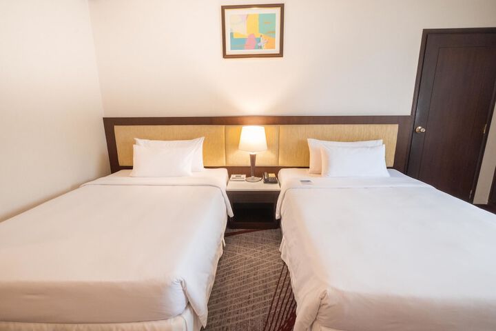Room 13 of 75