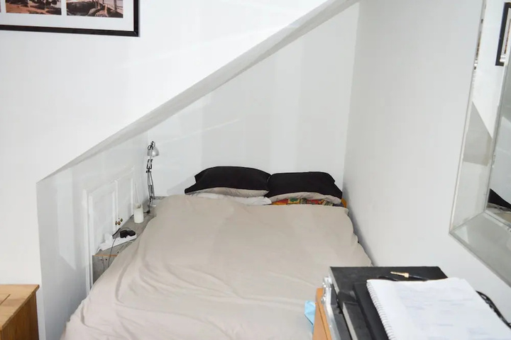 Room 3 of 12