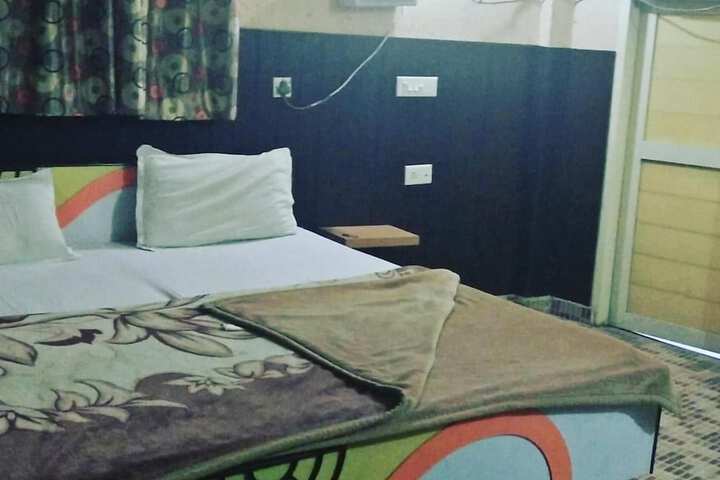 Room 13 of 17
