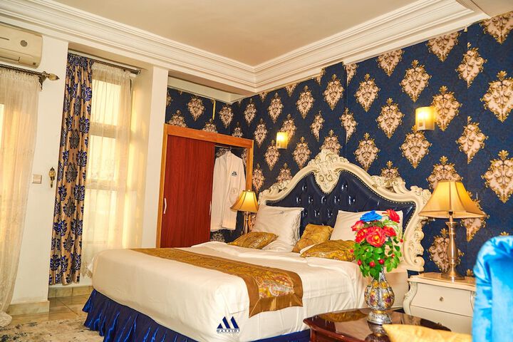 Room 20 of 98