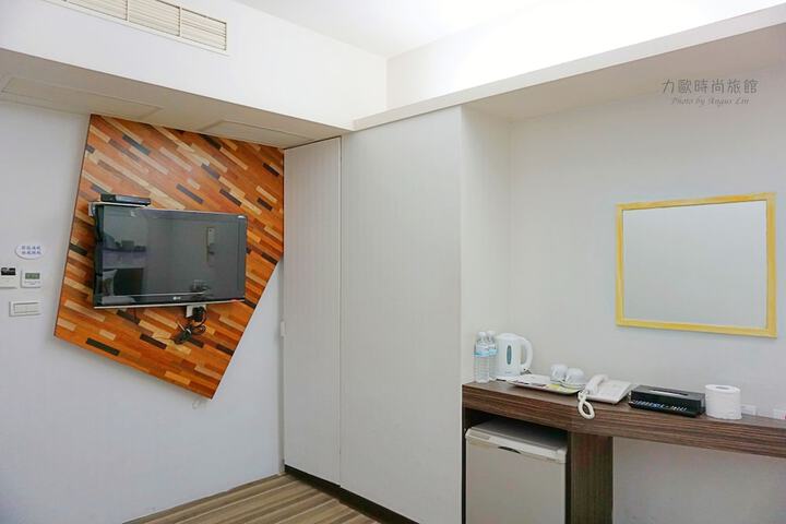 Room 12 of 52