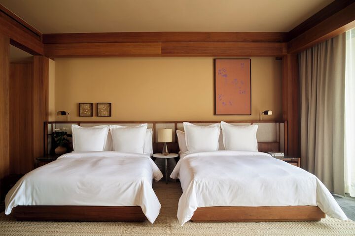 Room 16 of 100
