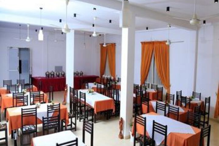 Dining 66 of 71