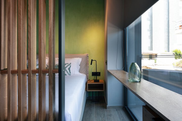 Room 16 of 85