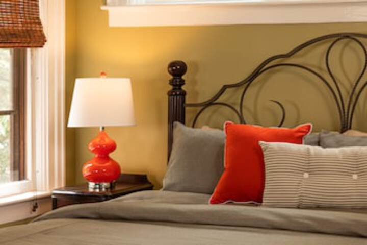 Room 40 of 282