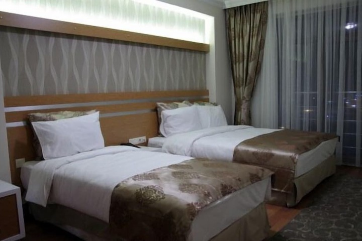 Room 11 of 22