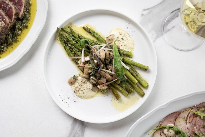 Dining 82 of 90