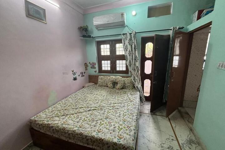 Room 6 of 19