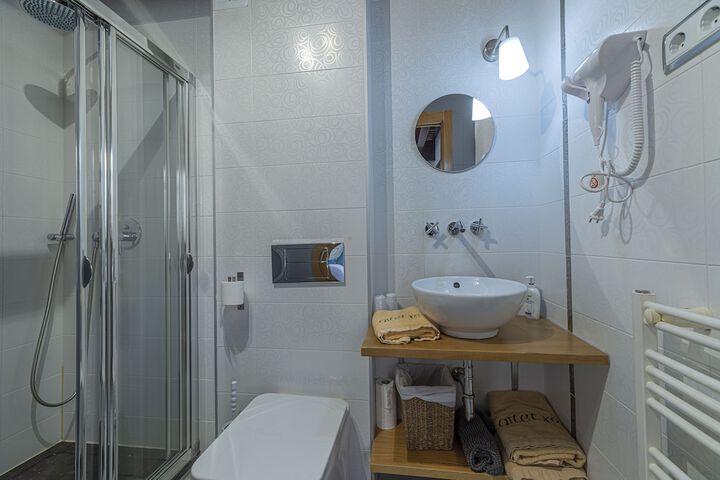Room 18 of 23
