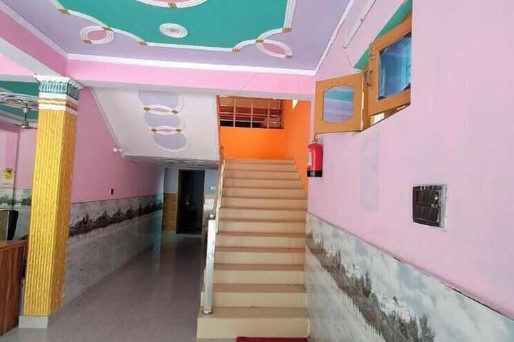 Room 12 of 28