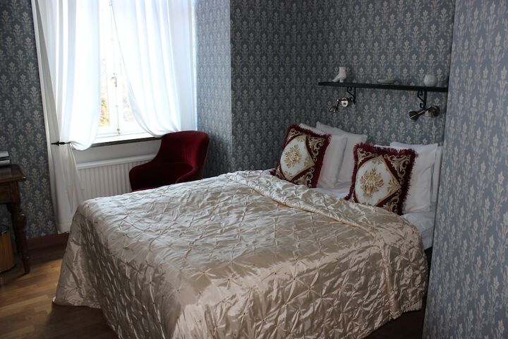 Room 6 of 48
