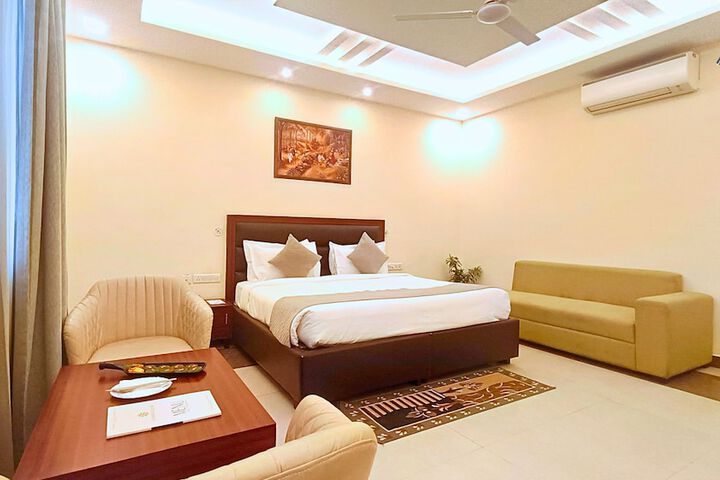 Room 42 of 95