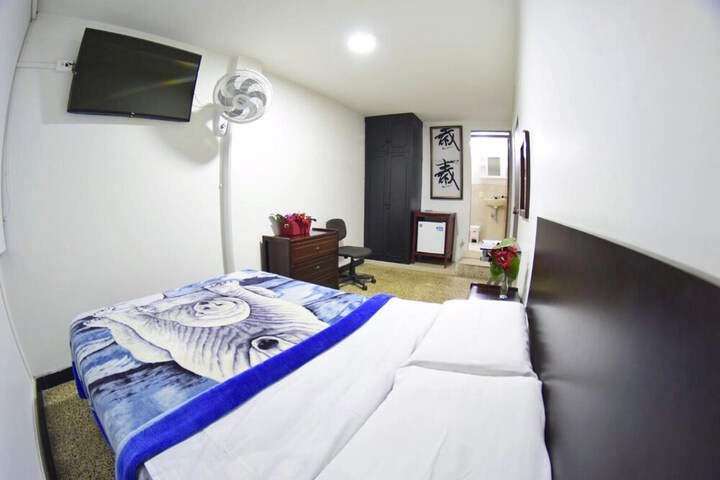 Room 13 of 24
