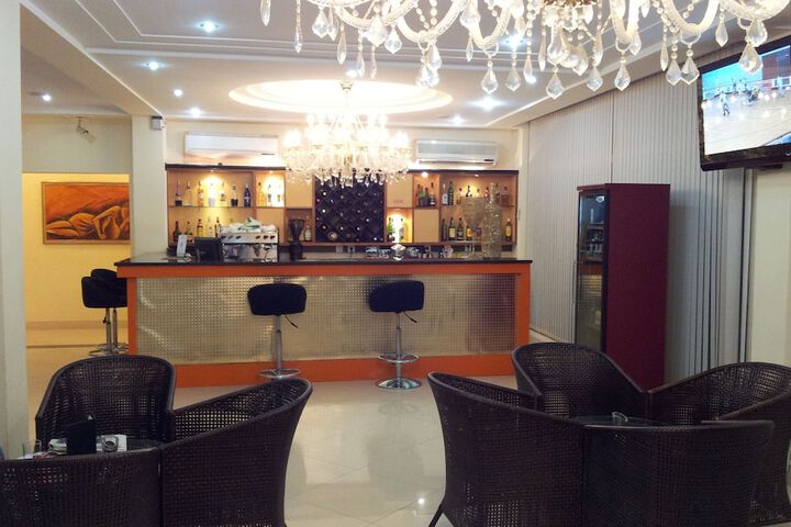Lounge 45 of 62