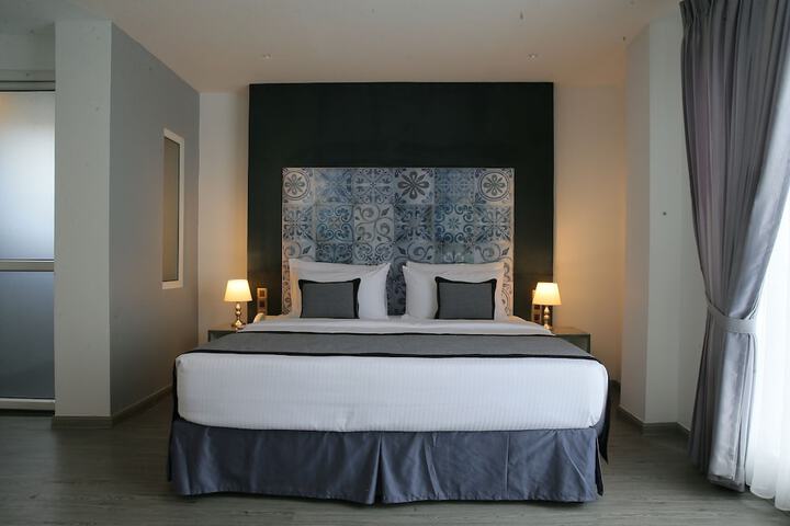 Room 16 of 59