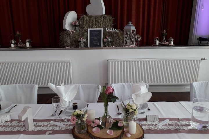 Ballroom/Hall 12 of 17