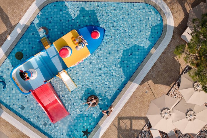 Pool 60 of 133