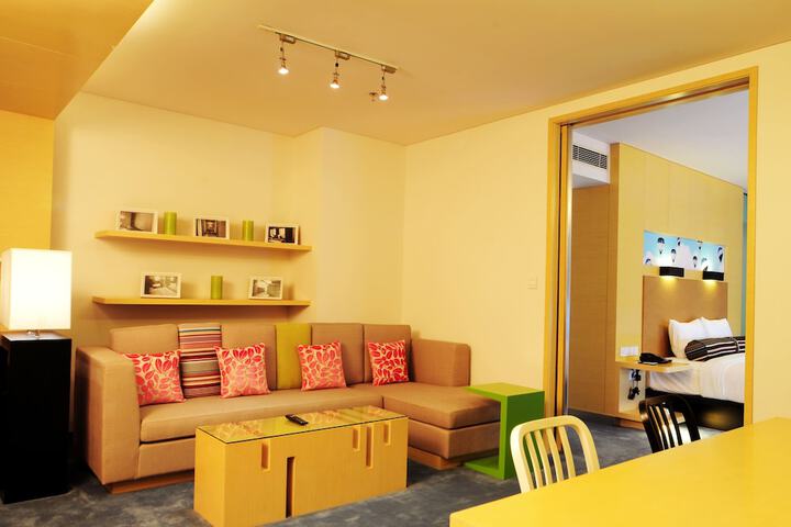 Room 11 of 27
