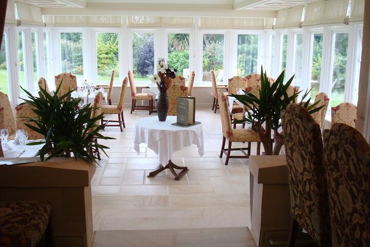 Breakfast area