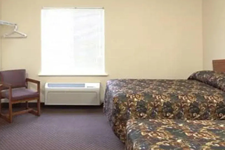Room 2 of 10