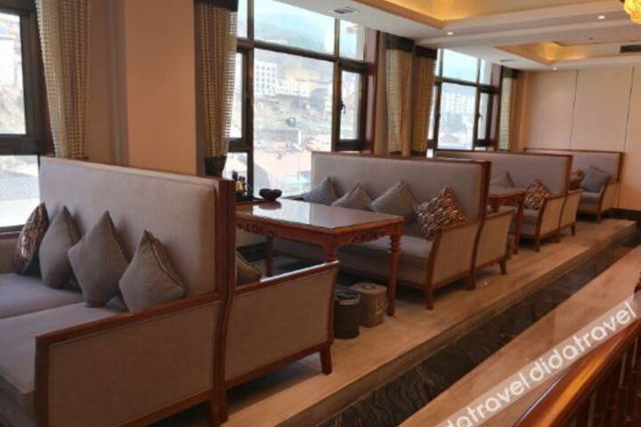 Hotel Interior 4 of 11