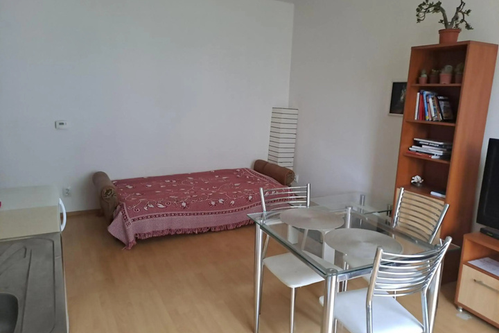 Room 2 of 11
