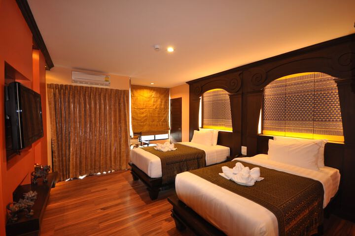 Room 12 of 83