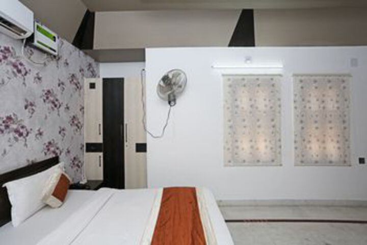 Room 18 of 26