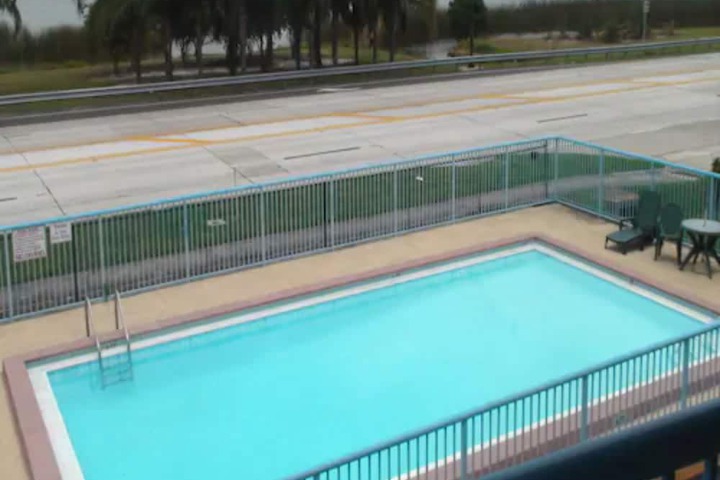 Pool 18 of 21