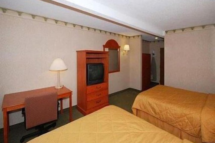 Room 8 of 36