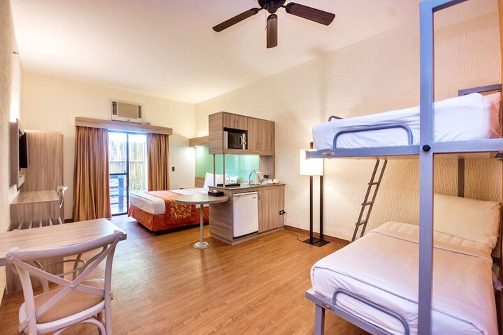 Room 32 of 96