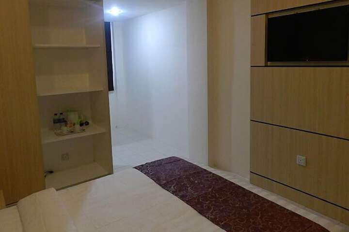 Room 15 of 30