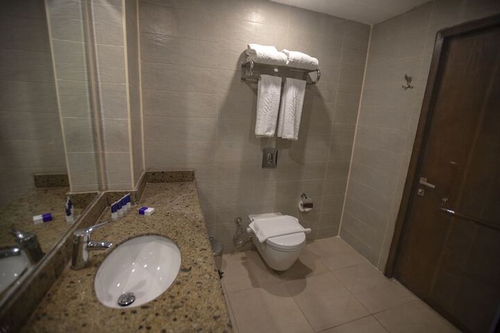 Room 18 of 27