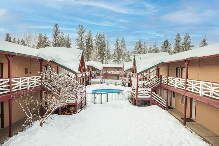 Property Grounds 36 of 43