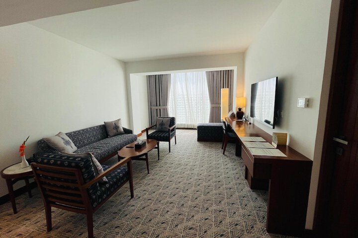 Room 11 of 17