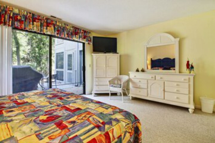 Room 28 of 34