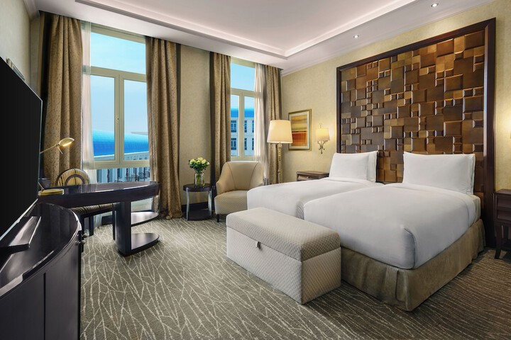 Room 38 of 208