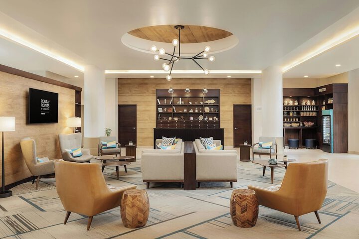Entrance & Lobby
