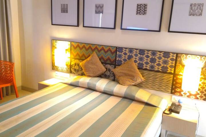 Room 4 of 20