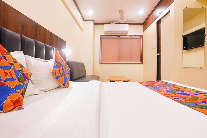Room 16 of 40