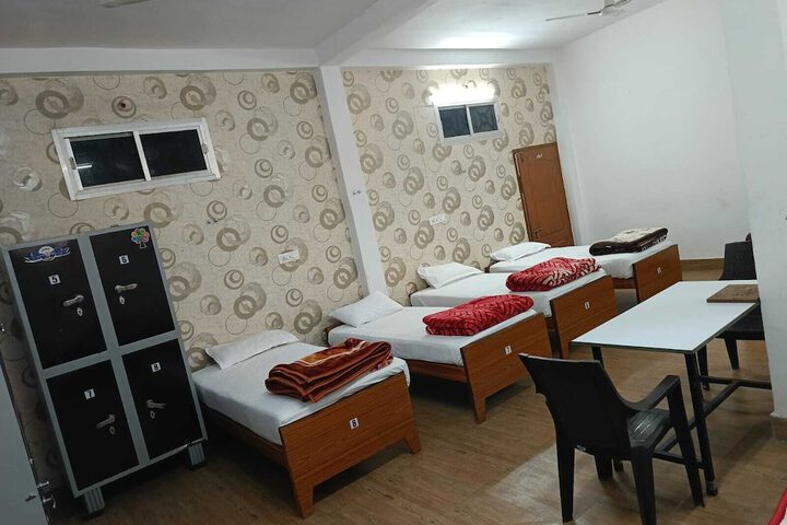 Room 30 of 63