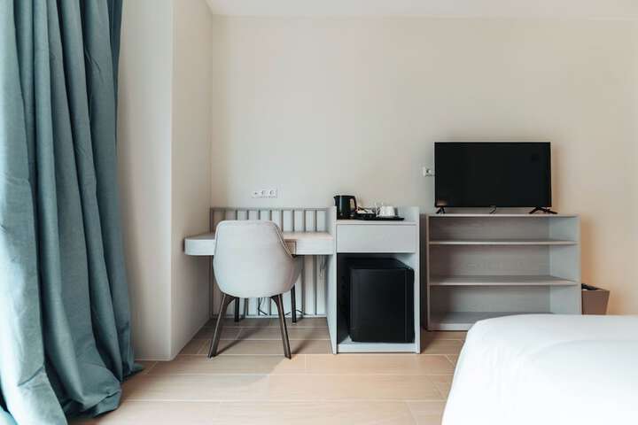 Room 13 of 103