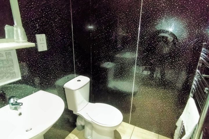Room 48 of 61