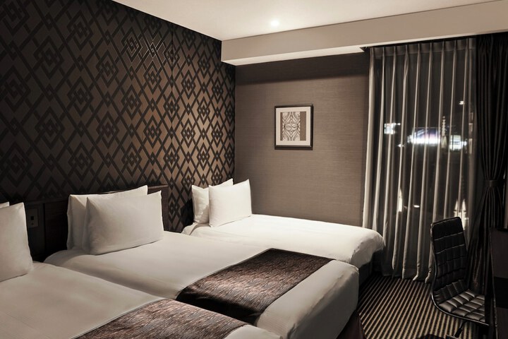 Room 12 of 73