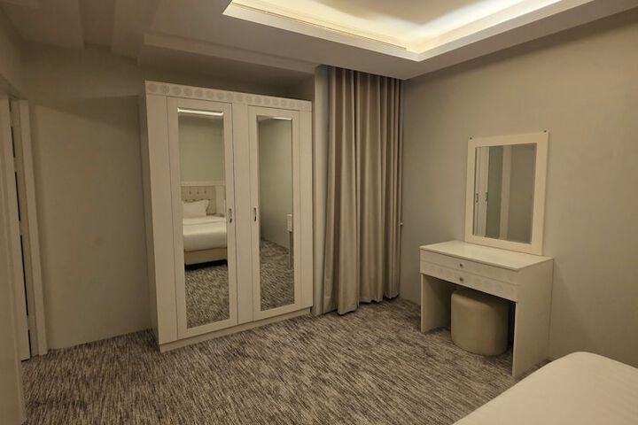 Room 15 of 24