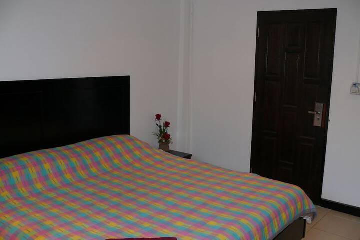 Room 3 of 62