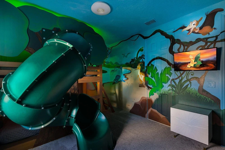 Room 4 of 29